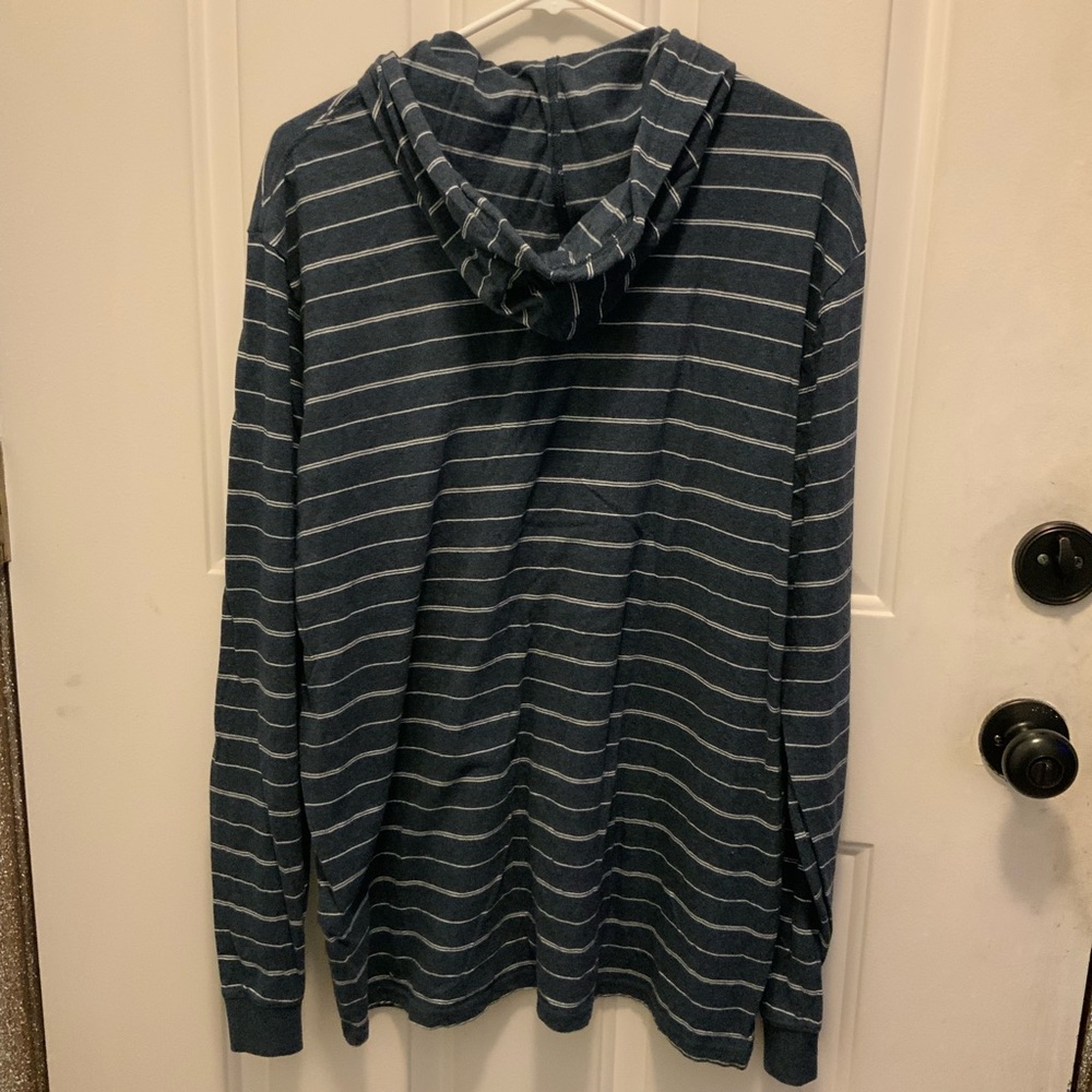 EUC Quiksilver Mens Navy and White Striped Sweatshirt